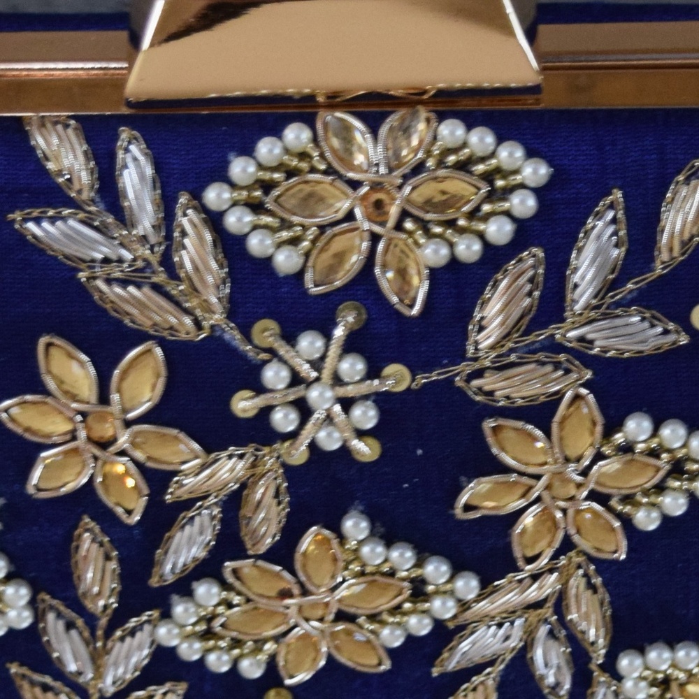 Hand-Embroidered Party/Wedding Clutch - Picture 5 of 8